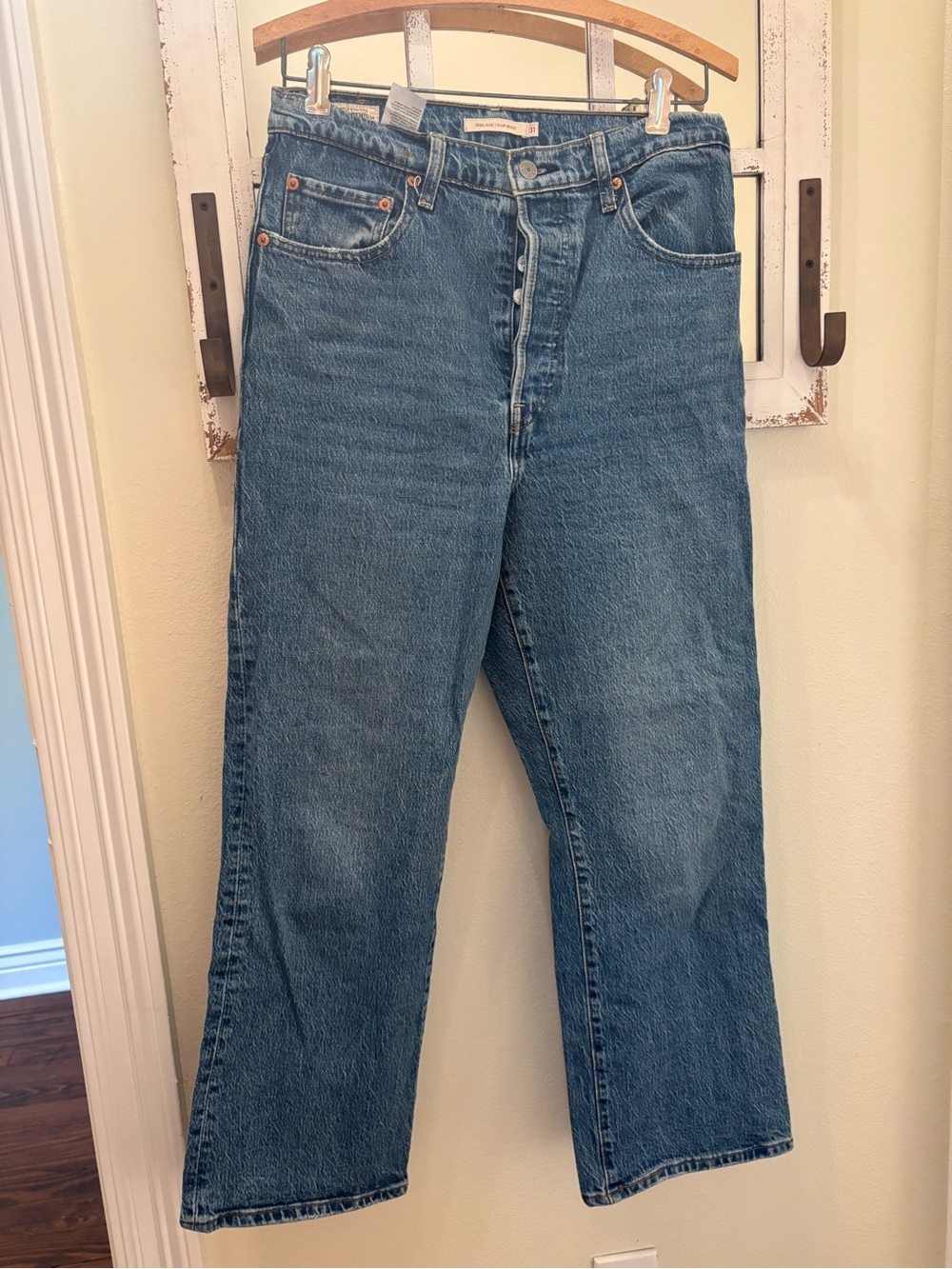 Levi's ribcage